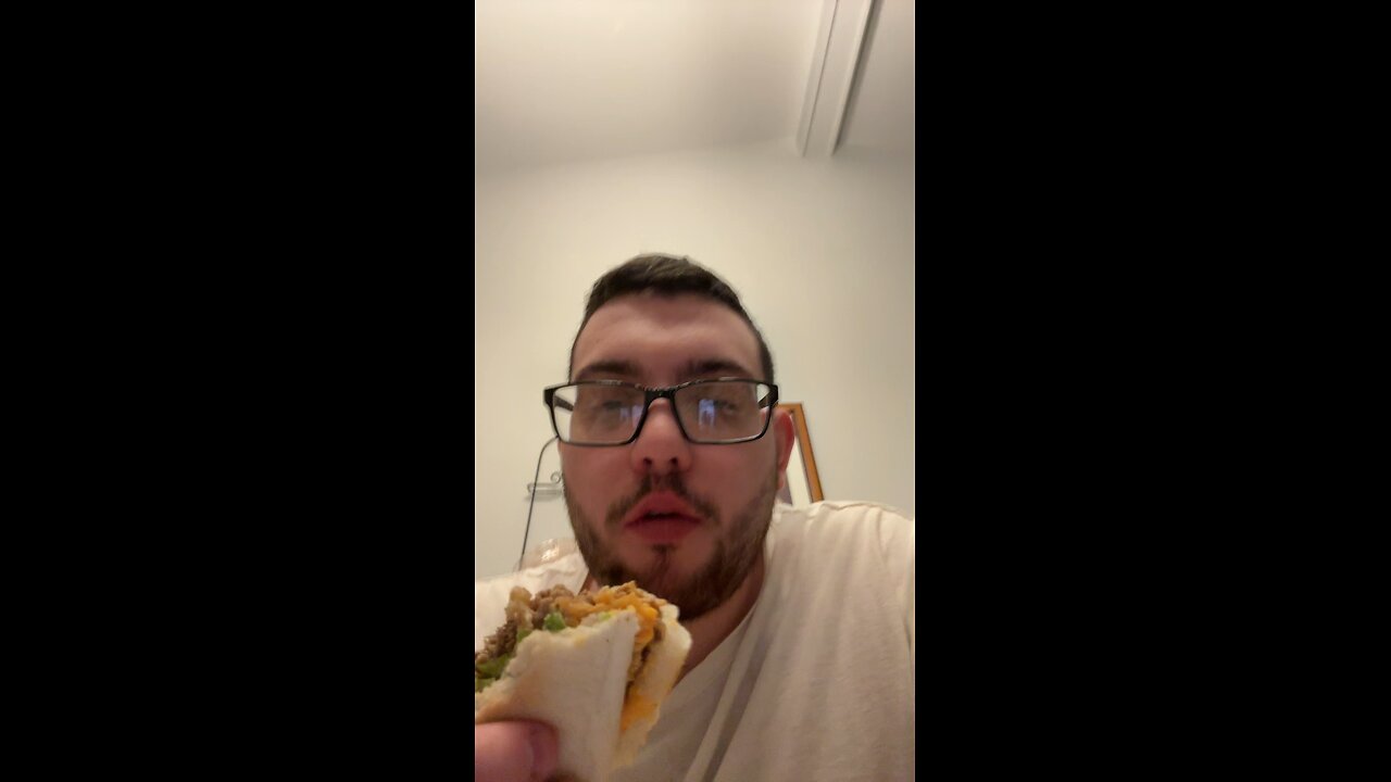 Broken man eat subway