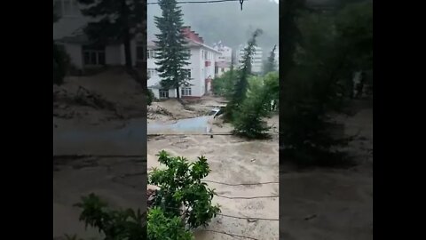 banjir bandang 😳