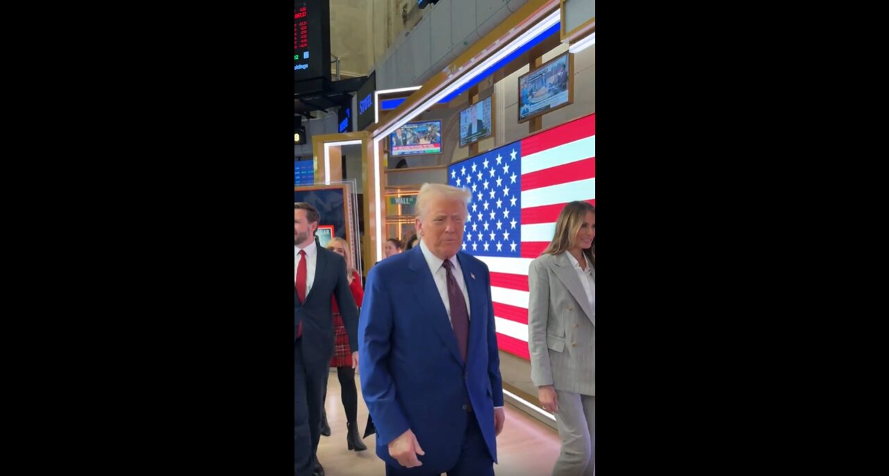 Trump - walk out on the Trading Room floor 🇺🇸