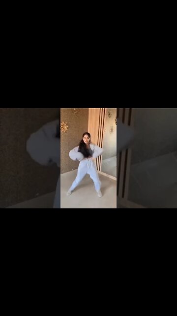 Trending 😍🤩ll Chahat tewani new Instagram reel #short bloopers video don't miss last scene