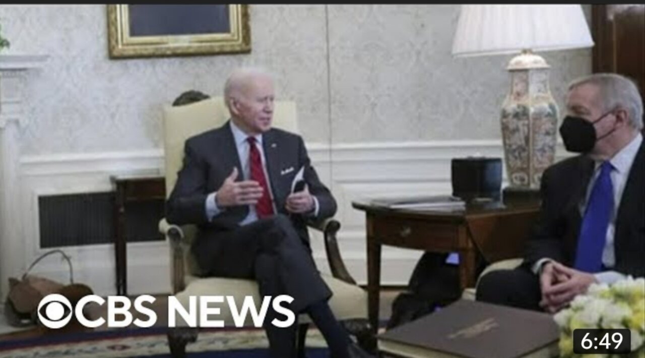 Biden discusses search for Supreme Court nominees with lawmakers