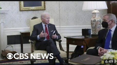 Biden discusses search for Supreme Court nominees with lawmakers