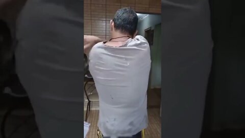 Get off my back…you can’t catch me. 😏😂🐦