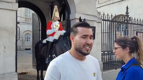 Posing with the Horse Guard speed up #horseguardsparade