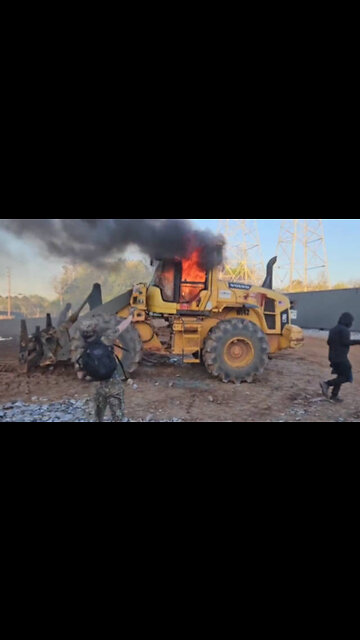 Antifa Terrorist Gets Tazed In the Butt After Setting on Fire Construction Site