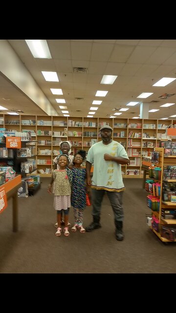 THE BECKLES HEBREW BIBLE ACADEMY ATTEND CHILDREN'S BOOK READING EVENT AT 2ND & CHARLES BOOKSTORE