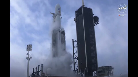 SpaceX Falcon Heavy launches NASA Psyche to weird metal asteroid, nails landings