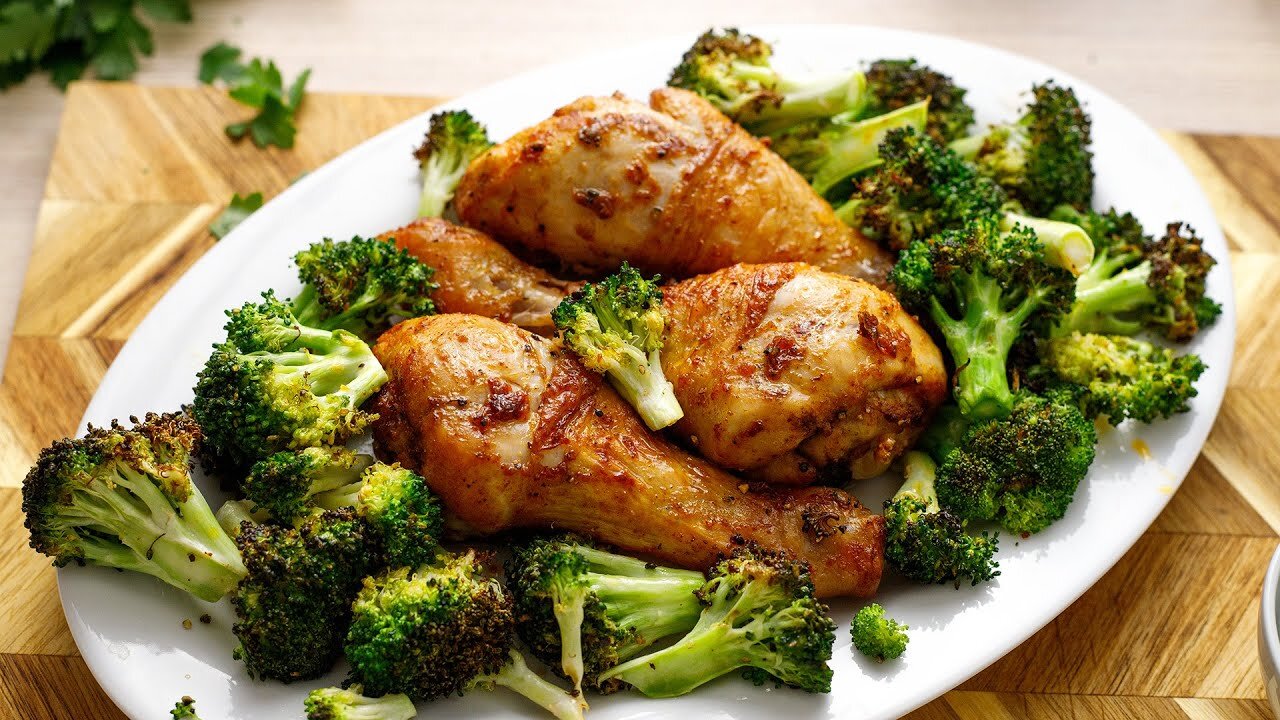 Keto Chicken Drumsticks & Broccoli [Easy Air Fryer Recipe] | FREE Keto Book Below👇