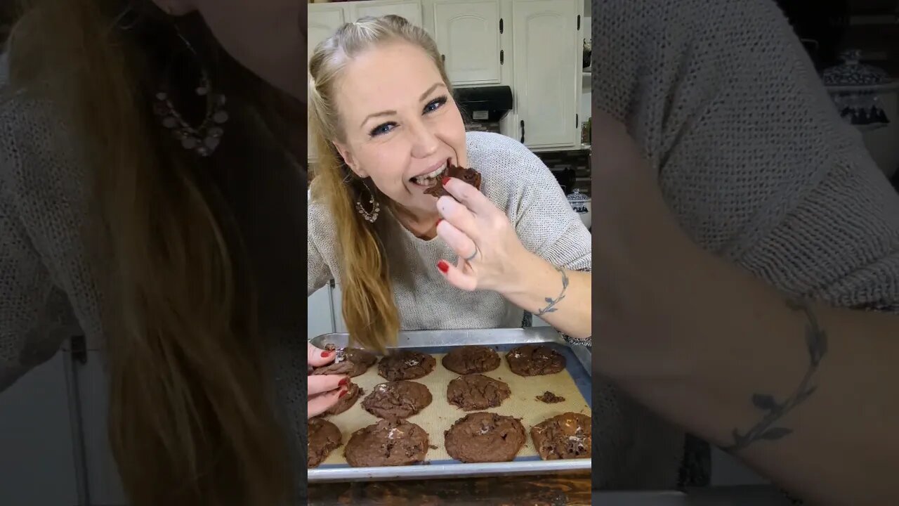 12 days of Cookies: Day 4 - Hot Cocoa Cookies! #cookies #yummy #easyrecipe #homebaker #baking