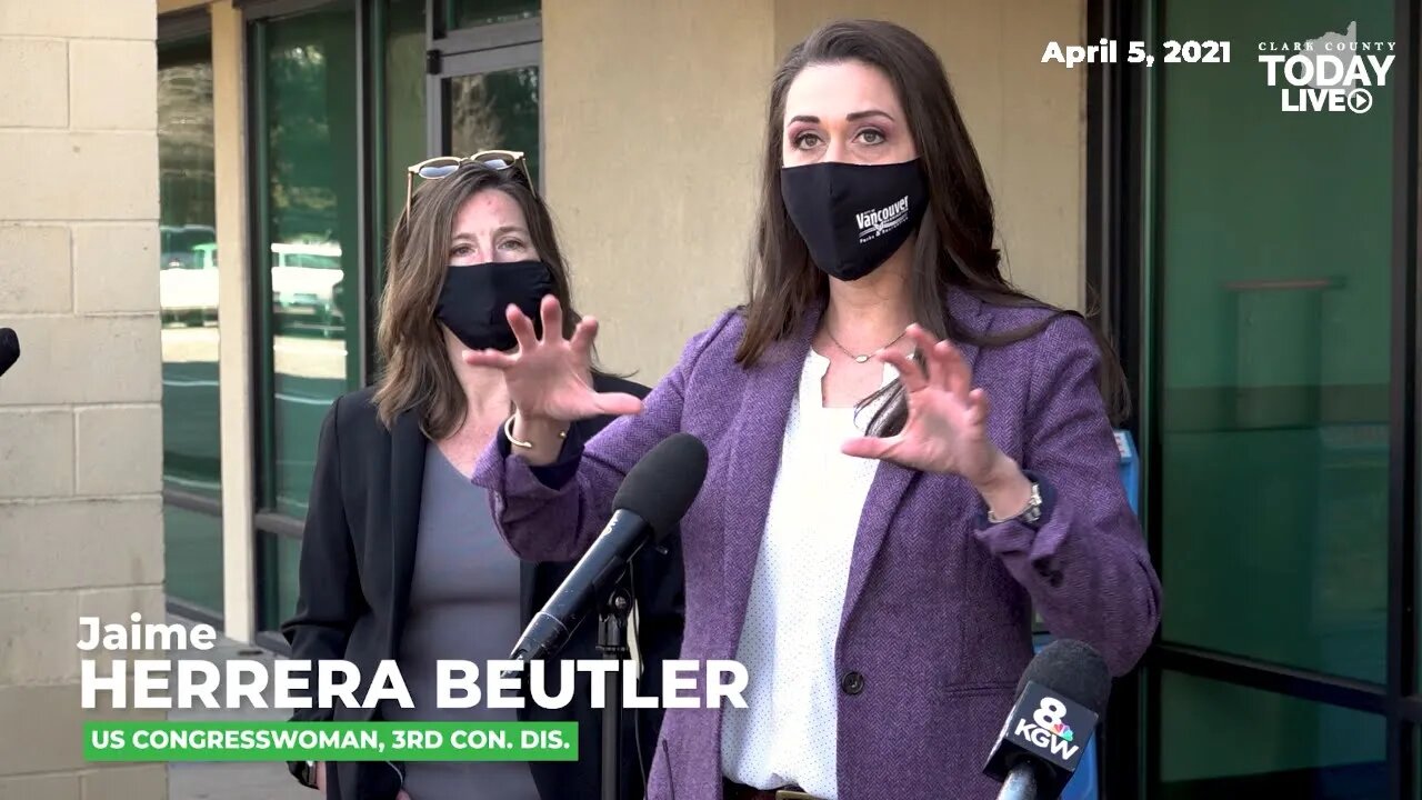 Congresswoman Jaime Herrera Beutler tours Tower Mall vaccination and testing site