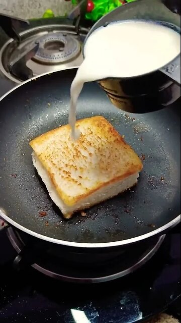 Best Breakfast Ye Itna VIRAL Kyu Ho Gaya 🤯 #shorts #viral #bread #breadrecipe