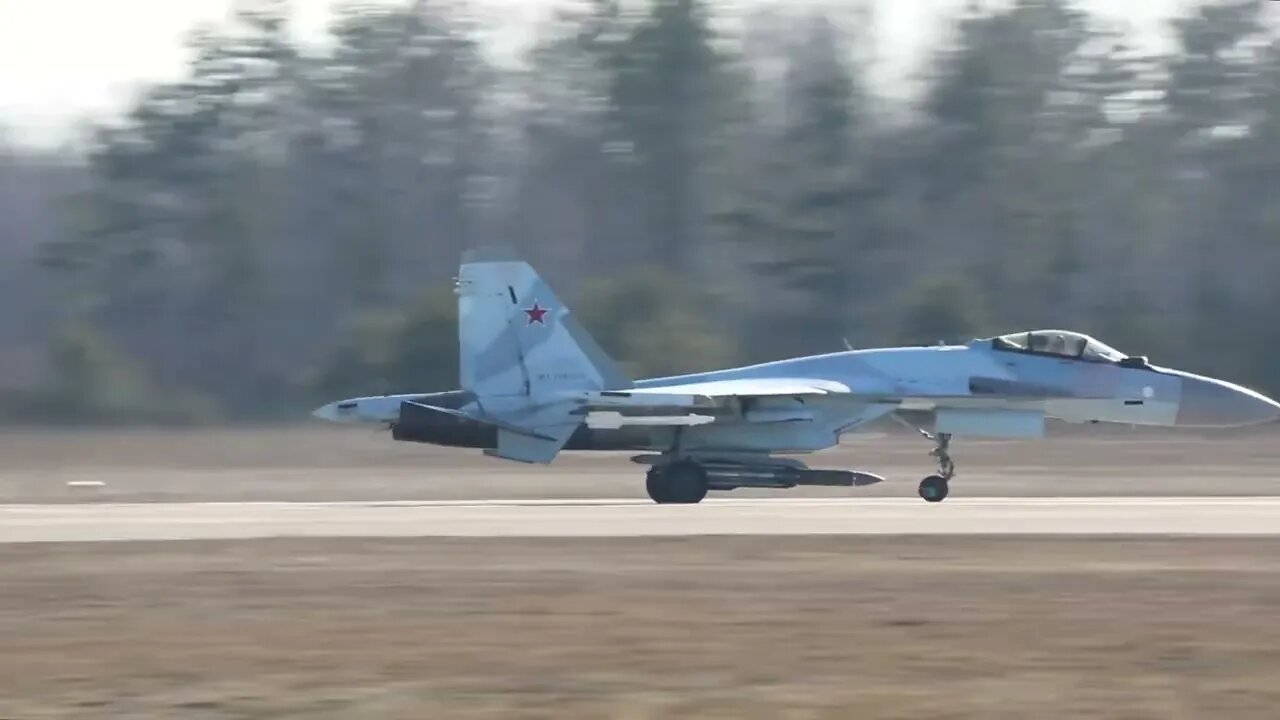 Russian Su-35 Fighter's On The Hunt During Special Military Operation