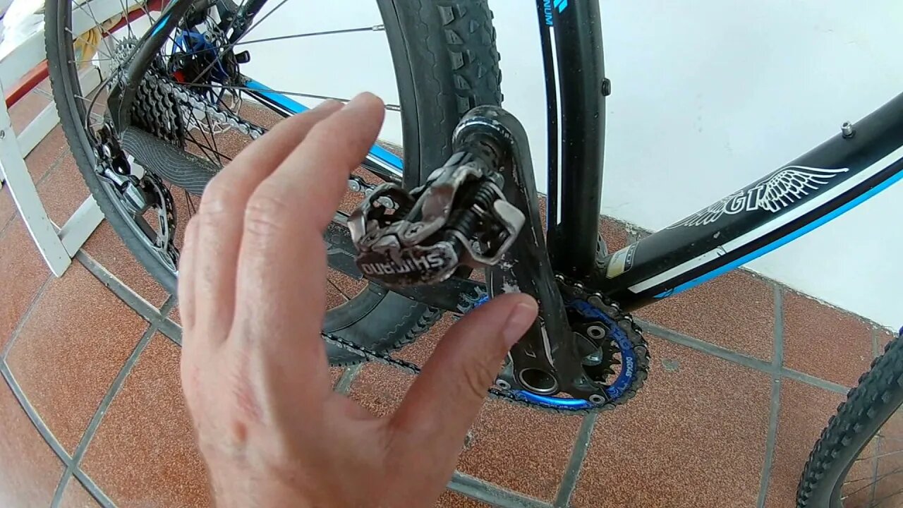 Folga no pedal clip