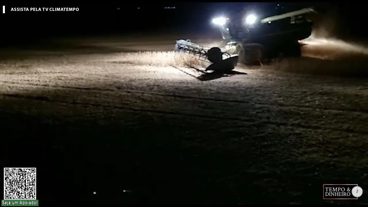 Agro não para, faça sol, chuva, dia ou noite...Veja o exemplo que vem do campo.