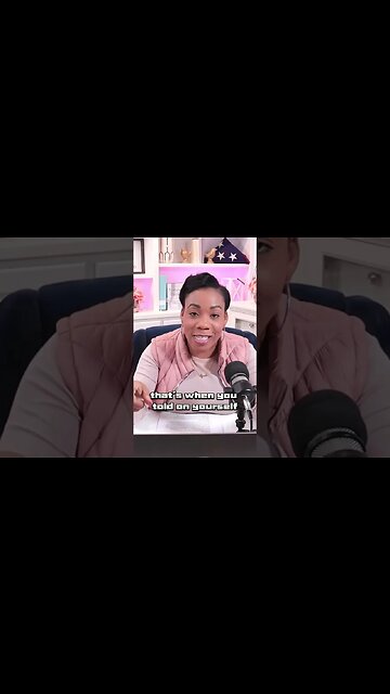 @bobbi_storm tells the entire plane about about “regulators.” Say what now?