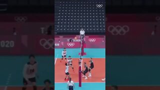 the best volleyball point from Tokyo 🏐🏐🏐🏐😑😐🤨🤐