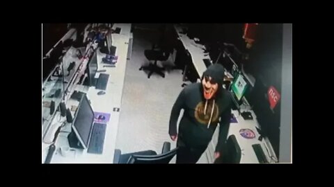 Afiliada da Globo é invadida por criminosos encapuzados