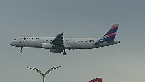 Airbus A321 PT-MXH coming from Guarulhos to Manaus