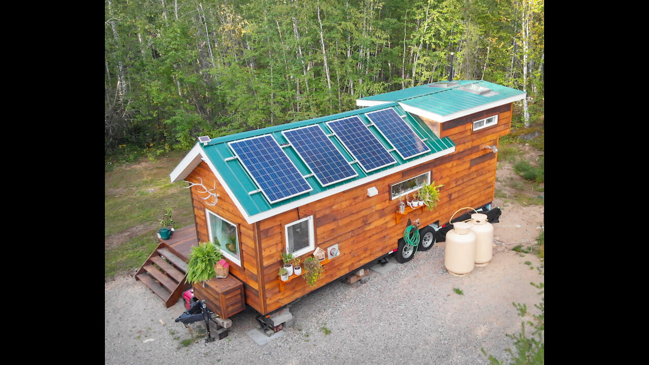 Woman Living Off-Grid in Her Tiny House in Northern Canada