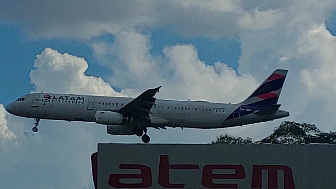 Airbus A321 PT-MXI vindo de Brasília para Manaus