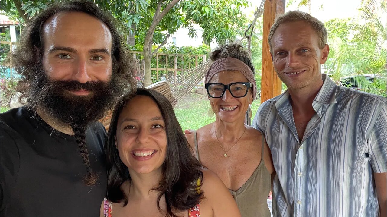 Live from Bitcoin Country El Salvador w Nicki & James [Living in El Salvador, Bitcoin City La Union)