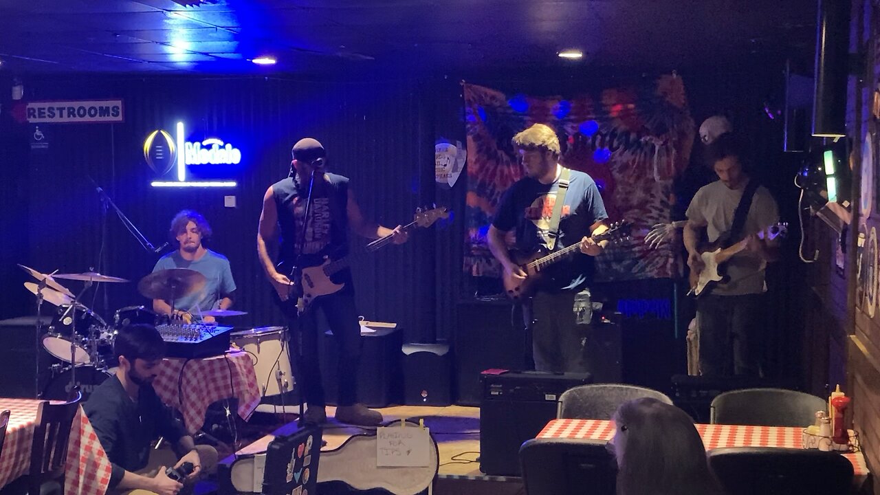 AC/DC , LIVE WIRE , cover, QUARANTINE Live @ D Roadhouse