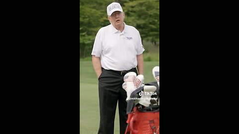 TRUMP❤️🇺🇸🥇🪽DISCUSS PLAYING GOLF🤍🇺🇸🏅🪽⛳️🏌️🏆📸AT HIS INTERNATIONAL GOLF COURSE💙🇺🇸🏅🪽⛳️🏌️🛺🏰⭐️