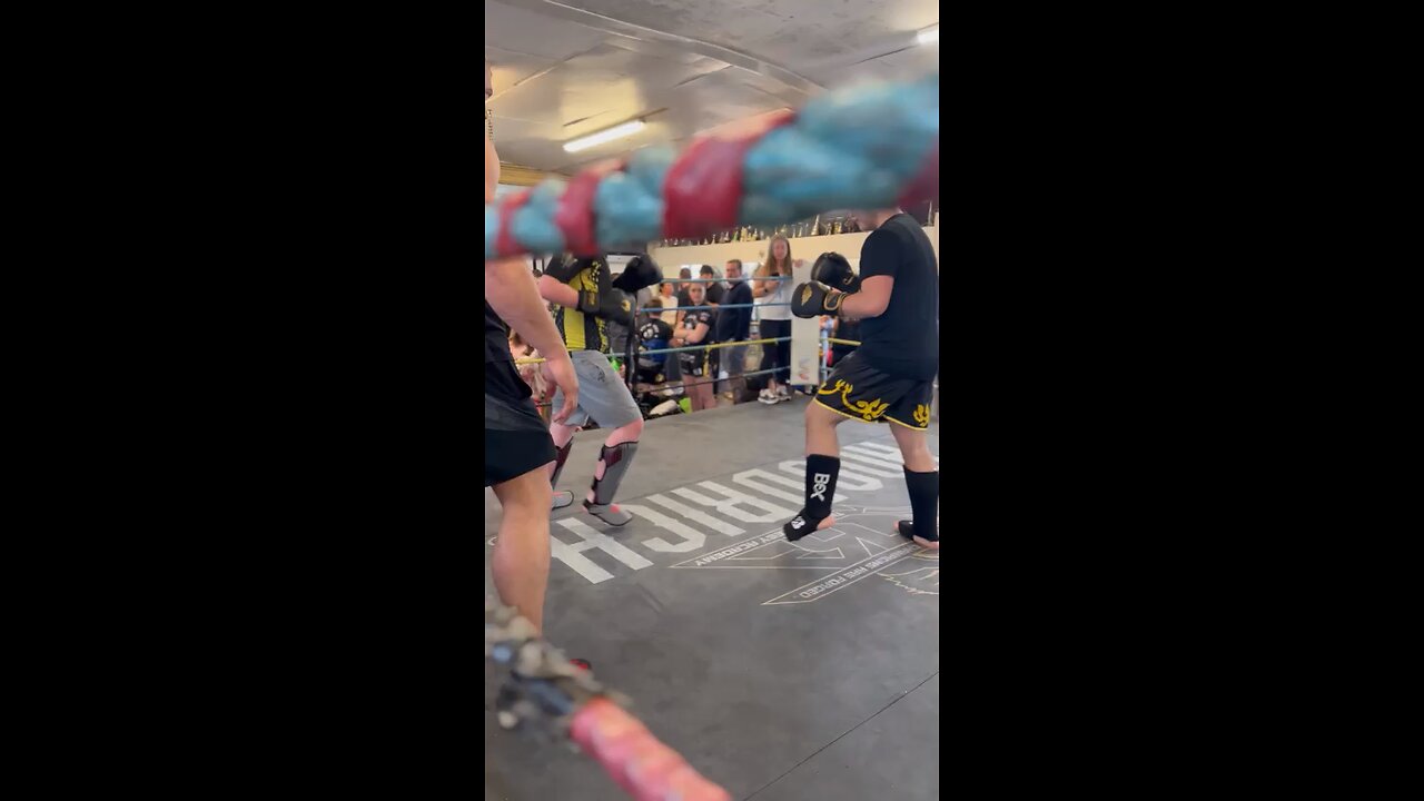 Alfie Danger kickboxing (trident MMA) 3rd round