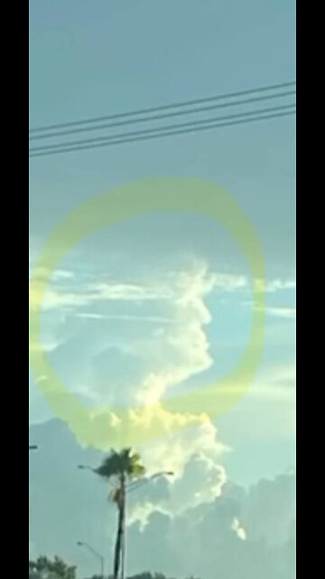 🤣 Trump's Even Making The Clouds Great Again!