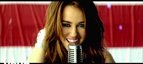 Miley Cyrus- party in the U.S.A (Official video)