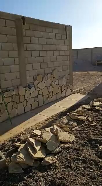 Reparando la barda para las vaquitas