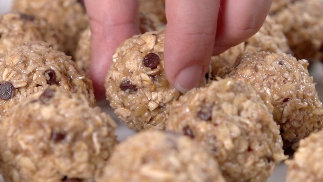 Banana Oat Energy Bites