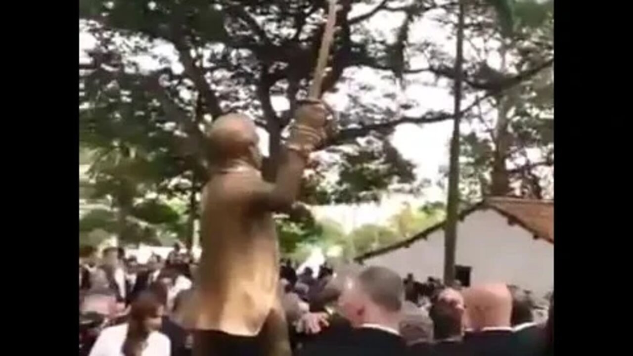 Estatua de Dom Pedro I inaugura pela Maçonaria em SP é considerada feia