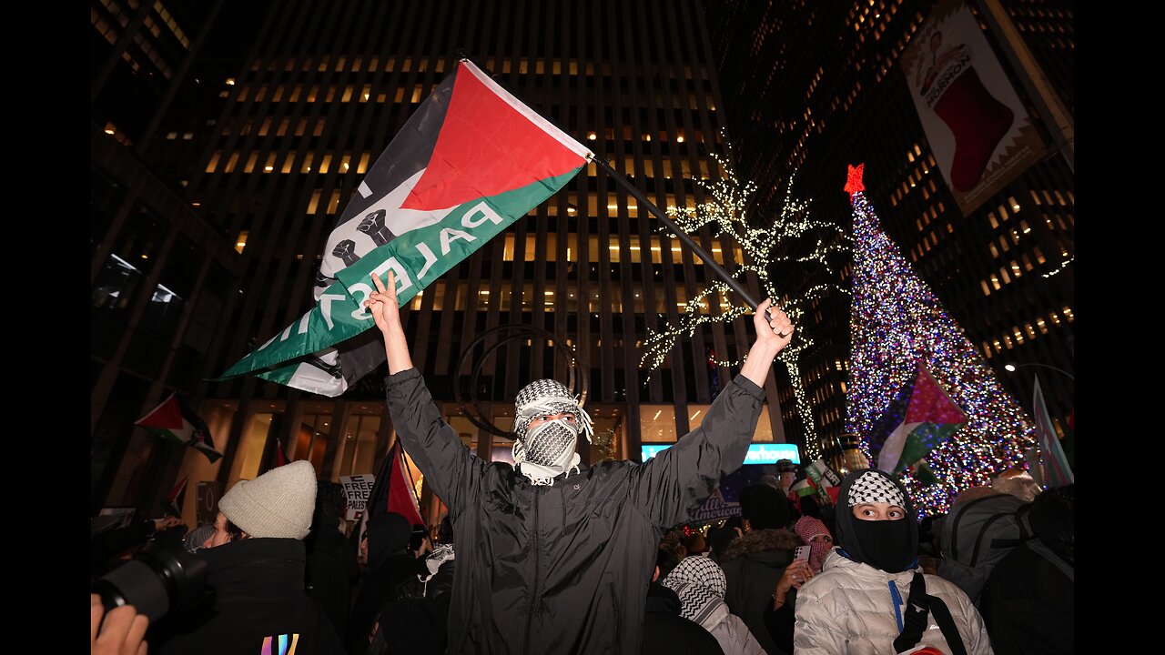 Protesters Bear Down on Christmas Tree Lighting Ceremony