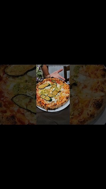 Wood Fired Pizza in Sicily 🍕 #woodfiredpizza #Sicily #authentic #pizza #delicious #sicilia #sicilian