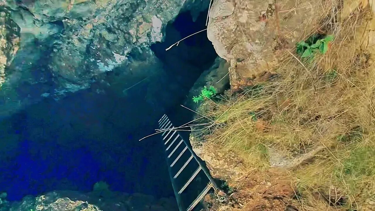 Pyramide de Falicon : descente hallucinante vers un trou sans fin