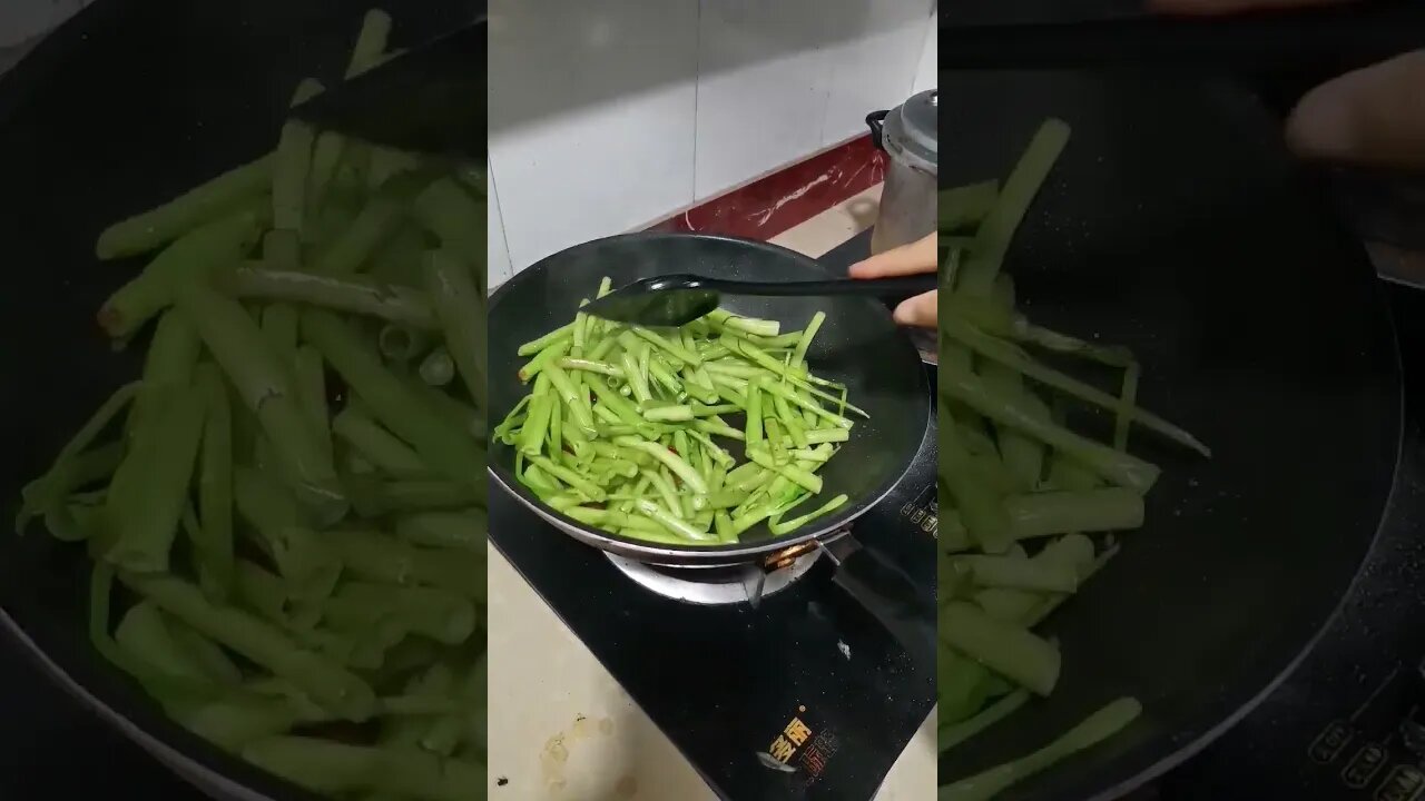 炒通心菜梗 Fried spinach stalks