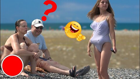 American Funny Girl Prank on The Beach😆| Nahid Reacts