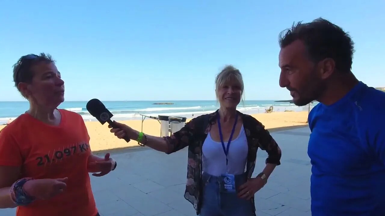 Alain Cayeux - Biarritz - rencontre avec Isabelle une fan - mardi 17 mai 2022 [ en direct ]