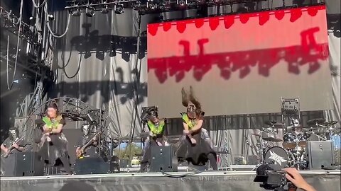 #Momometal Comes In Late! 😀 #babymetal 