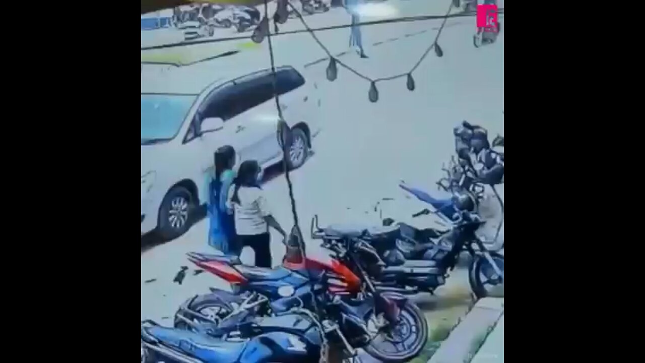 Unbelievable 😱thief catch in cc tv camera