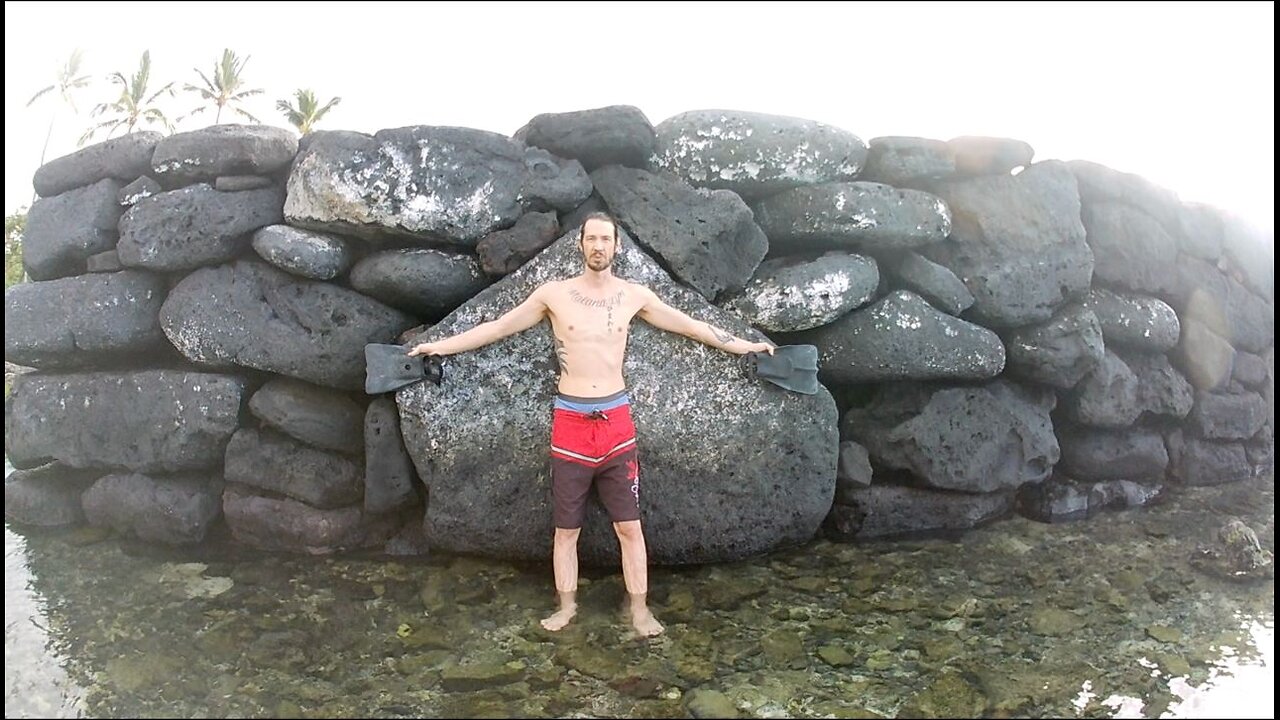 The Menehune Wall, Giant Worship, & Human Sacrifice in Hawaii! The Hawaii UFO & Alien Report!