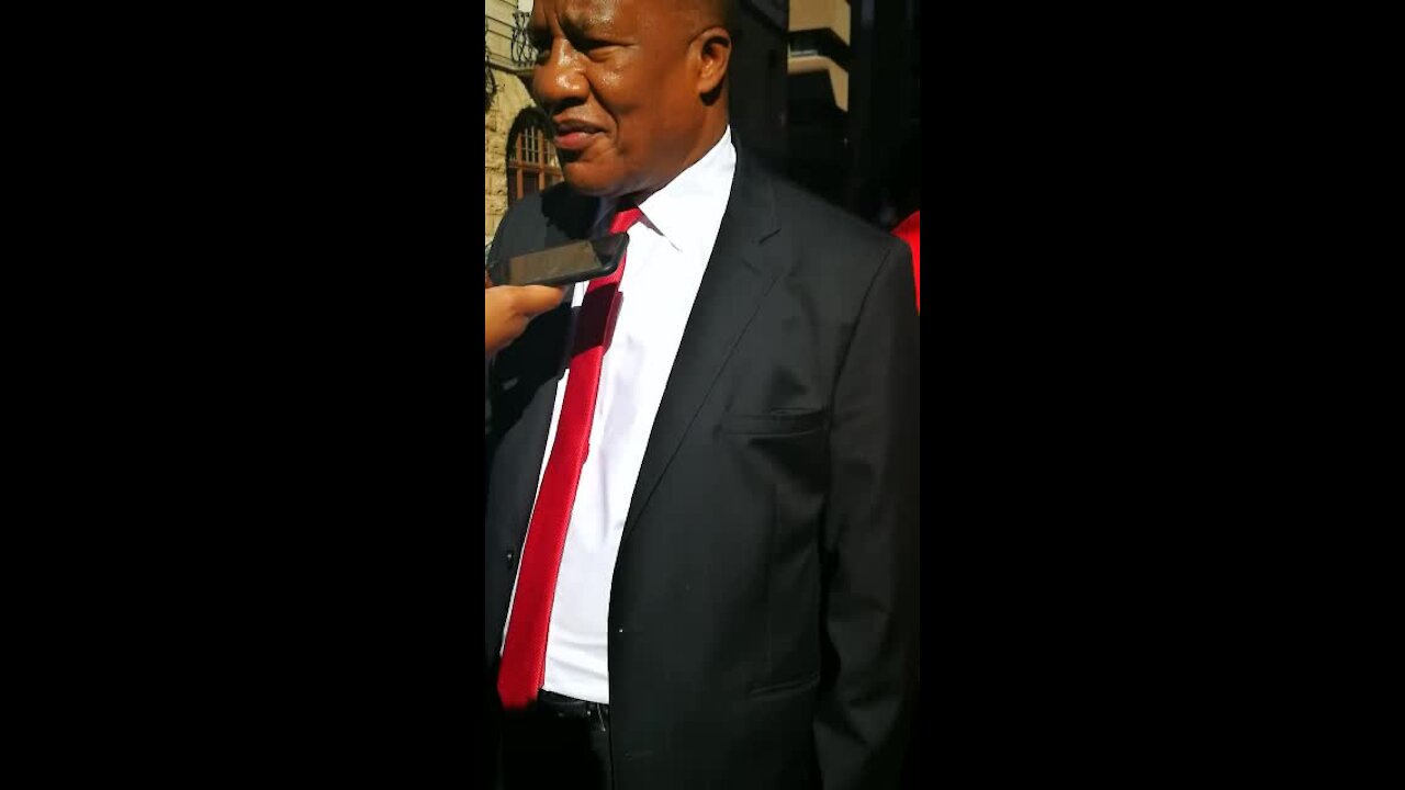 UPDATE 2 - MPs arrive in style SA's state-of-the-nation address (Ho7)