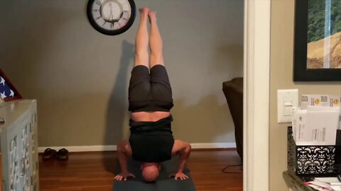 John Horton Owns Tripod Headstand