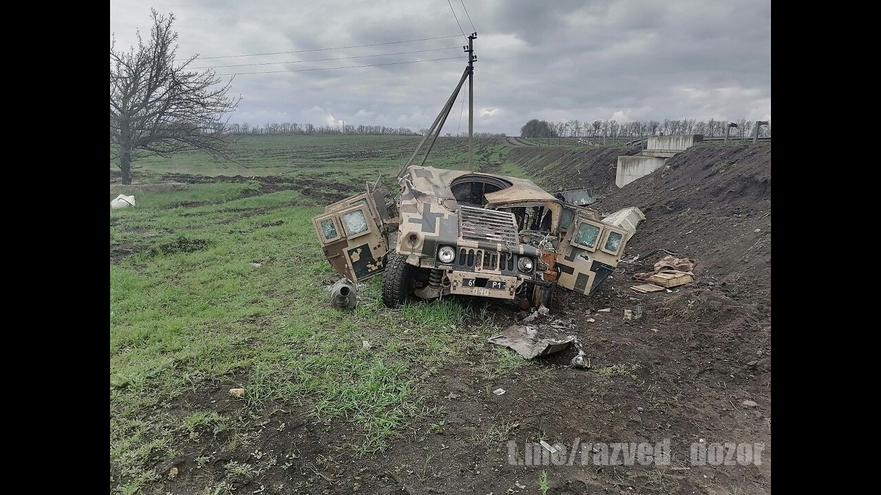 Vehículo blindado estadounidense🇺🇸 HMMWV de la OTAN/Ucrania destruido por una mina