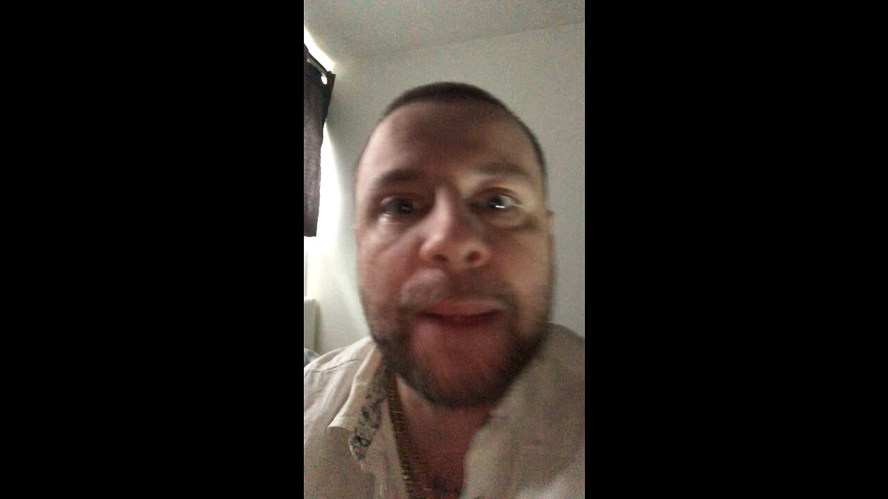 They have to huddle for me pt2 😂😂😂✌🏼