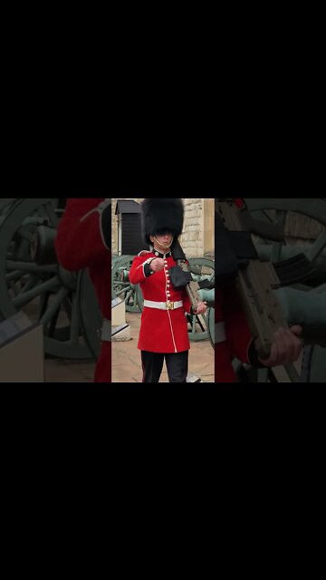 changing of the Guards tower of London #thequeensguard