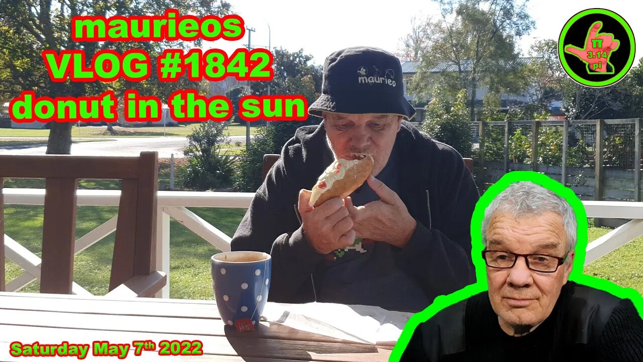 maurieos VLOG #1842 donut in the sun