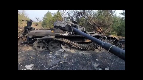 An occupying tank destroyed by Ukrainian soldiers from a 2S7 Pion self propelled gun!