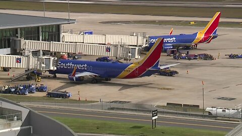 Southwest Airlines apologizes for baggage issues amid major travel delays and cancelations